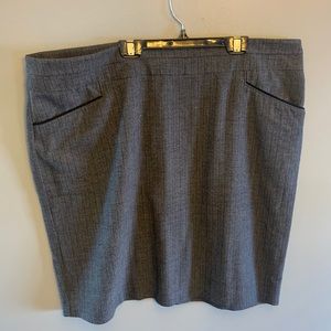 Ricki’s skirt, grey size 18
